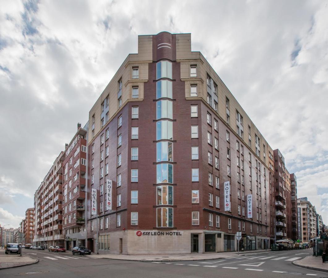 Exe Leon Hotel Exterior photo